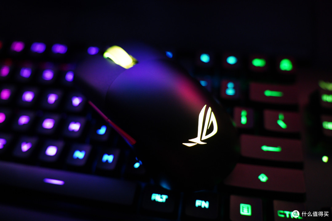 手中“利刃”:ROG 月刃无线版游戏鼠标评测