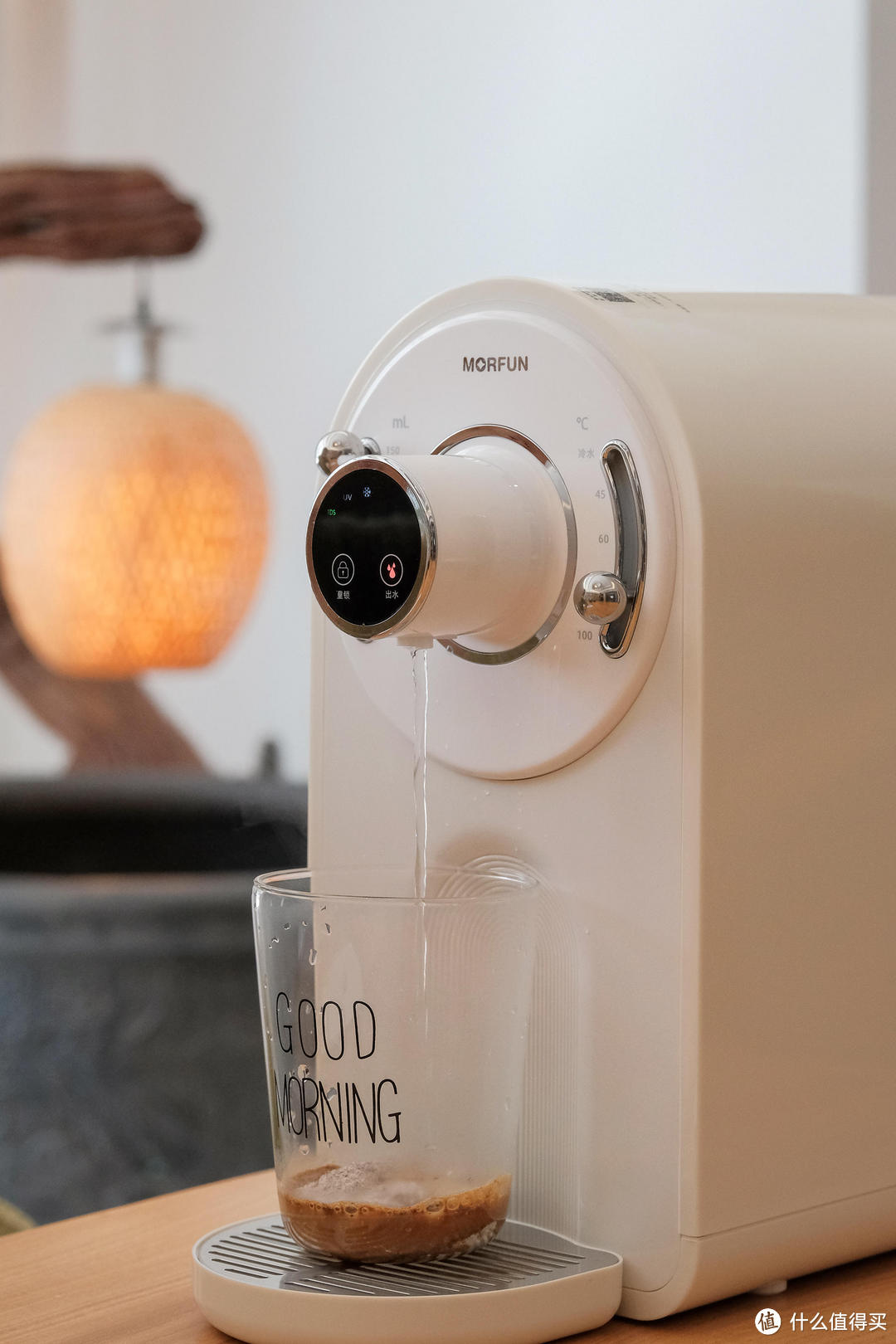 即热制冷饮水机如何选购？除了制冷制热效率，UV杀菌功能不容小觑