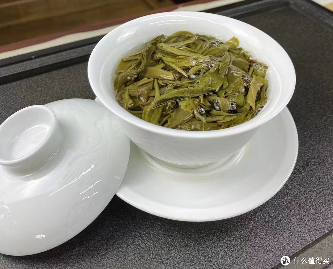 新茶有新茶的好，老茶有老茶的韵味，边藏边喝，预售入了5饼