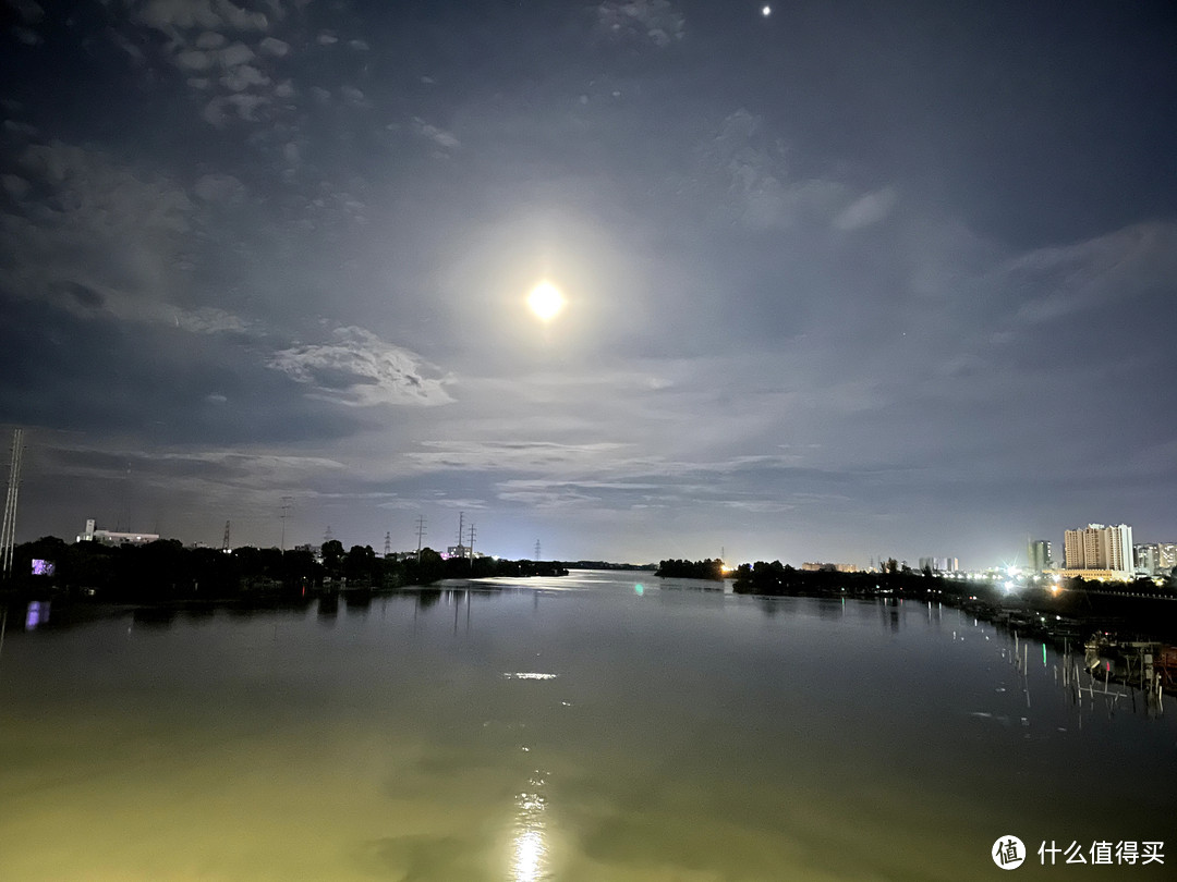 超广角下的夜景也很棒