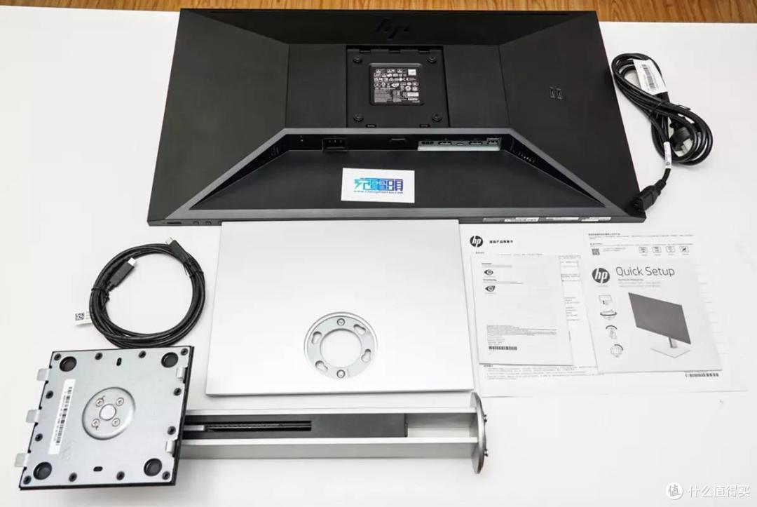 搭载全功能USB-C接口，体验惠普E27u G4显示器的拓展功能