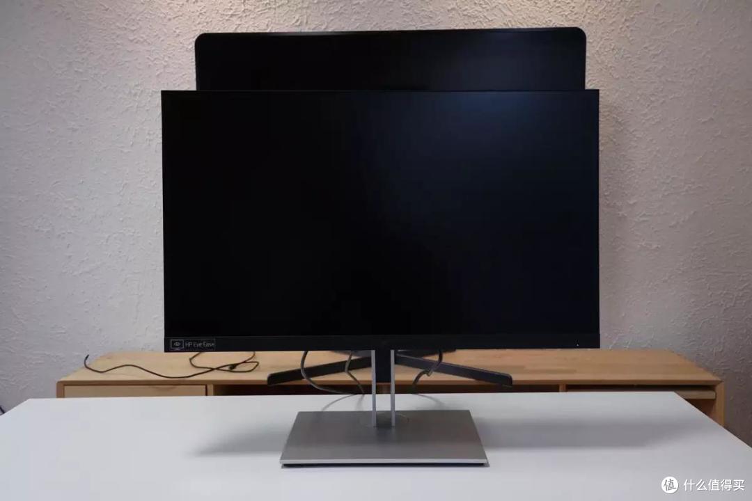 搭载全功能USB-C接口，体验惠普E27u G4显示器的拓展功能