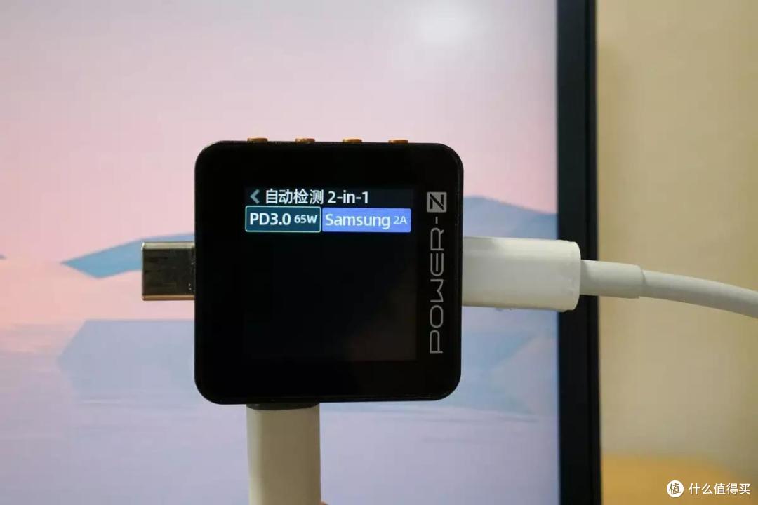 搭载全功能USB-C接口，体验惠普E27u G4显示器的拓展功能