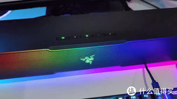RGB音质全拉满？非常适合游戏桌面的Razer雷蛇利维坦巨兽V2音箱