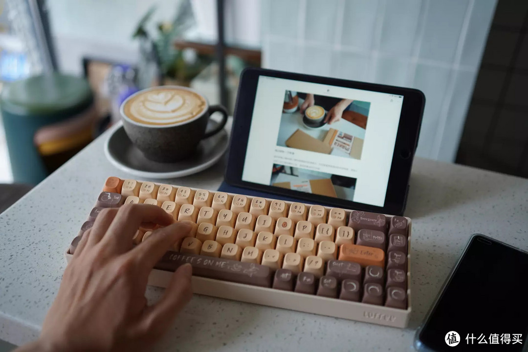和咖啡有关的一切我都喜欢，分享我的Lofree洛斐咖啡主题键帽+68键小翘机械键盘