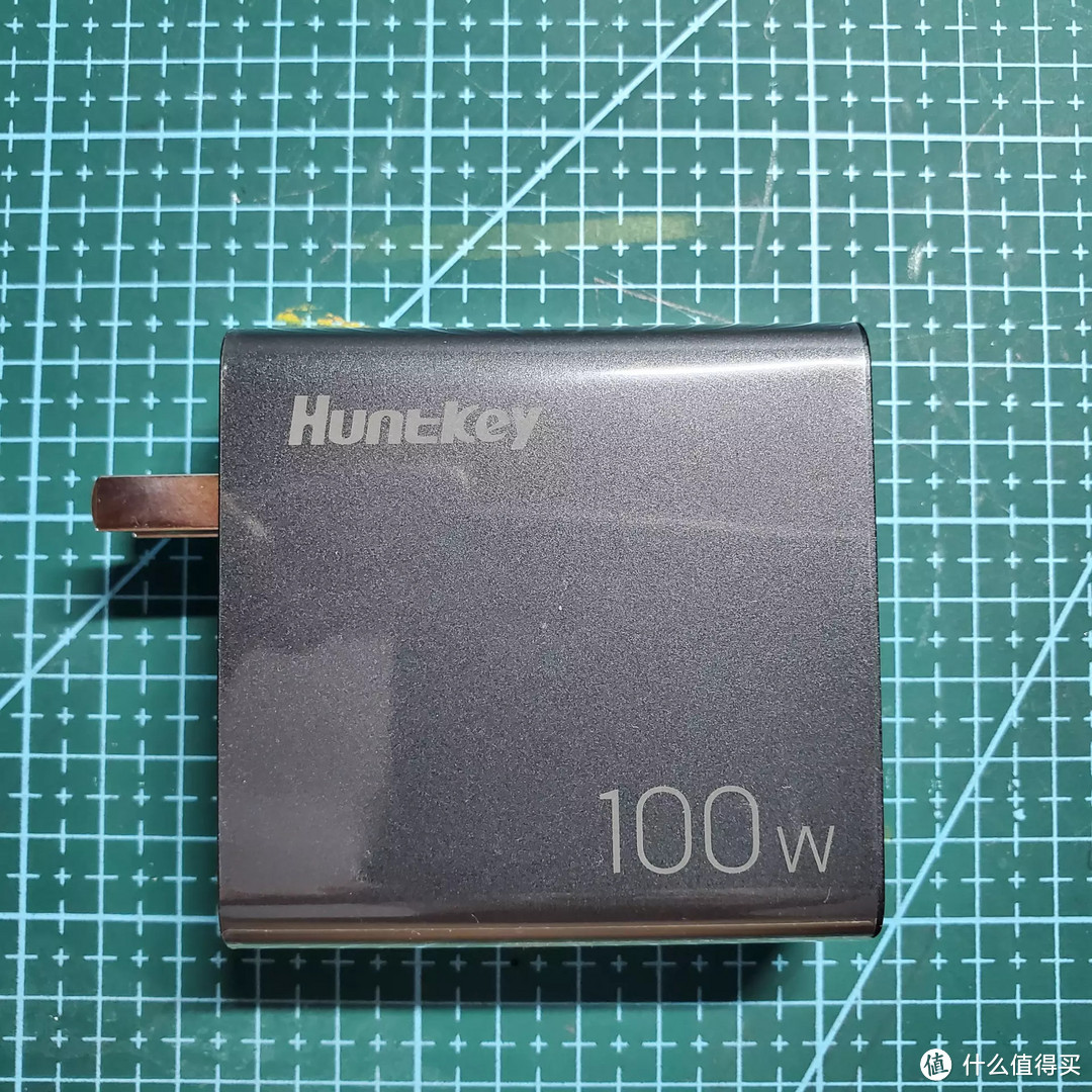 航嘉（Huntkey）100W安全快充充电头测评