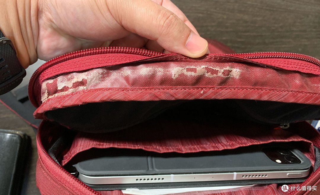 两款EDC小包对比：OSPREY小鹰DAYLITE SLING 6L VS Arcteryx始祖鸟Slingblade 4L_男士单肩斜挎包