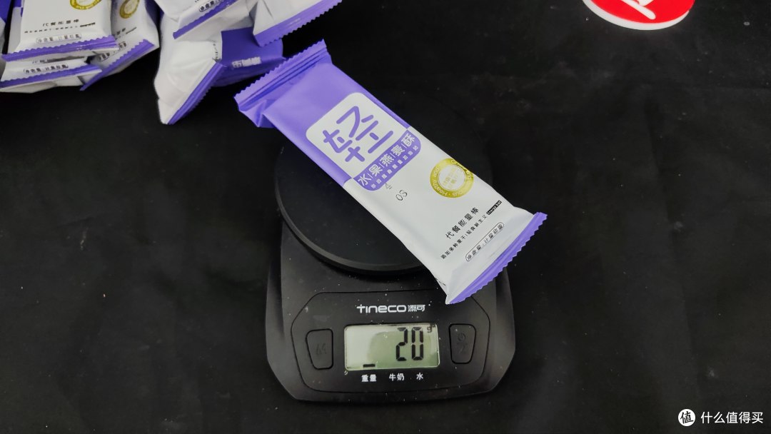 现在是不是只要有点蛋白就可以叫蛋白棒？菜青虫水果燕麦酥开箱分享