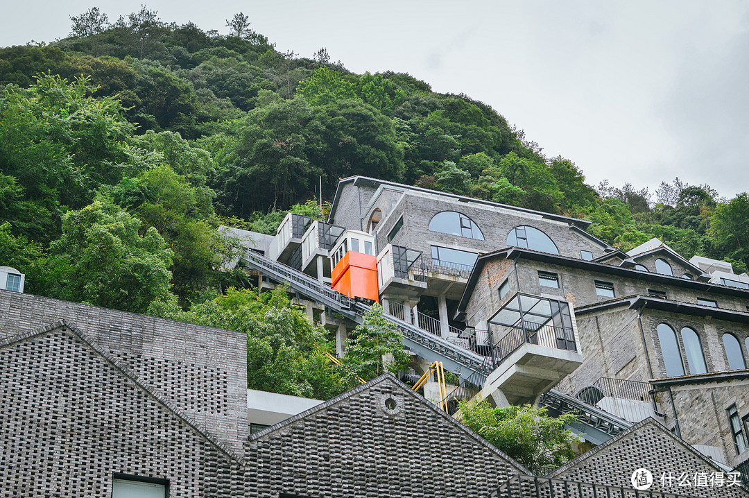 又挖到一个江浙沪宝藏旅行目的地！耗资15亿，建在悬崖上的“天空之城”，趁刚开业赶紧去打卡！