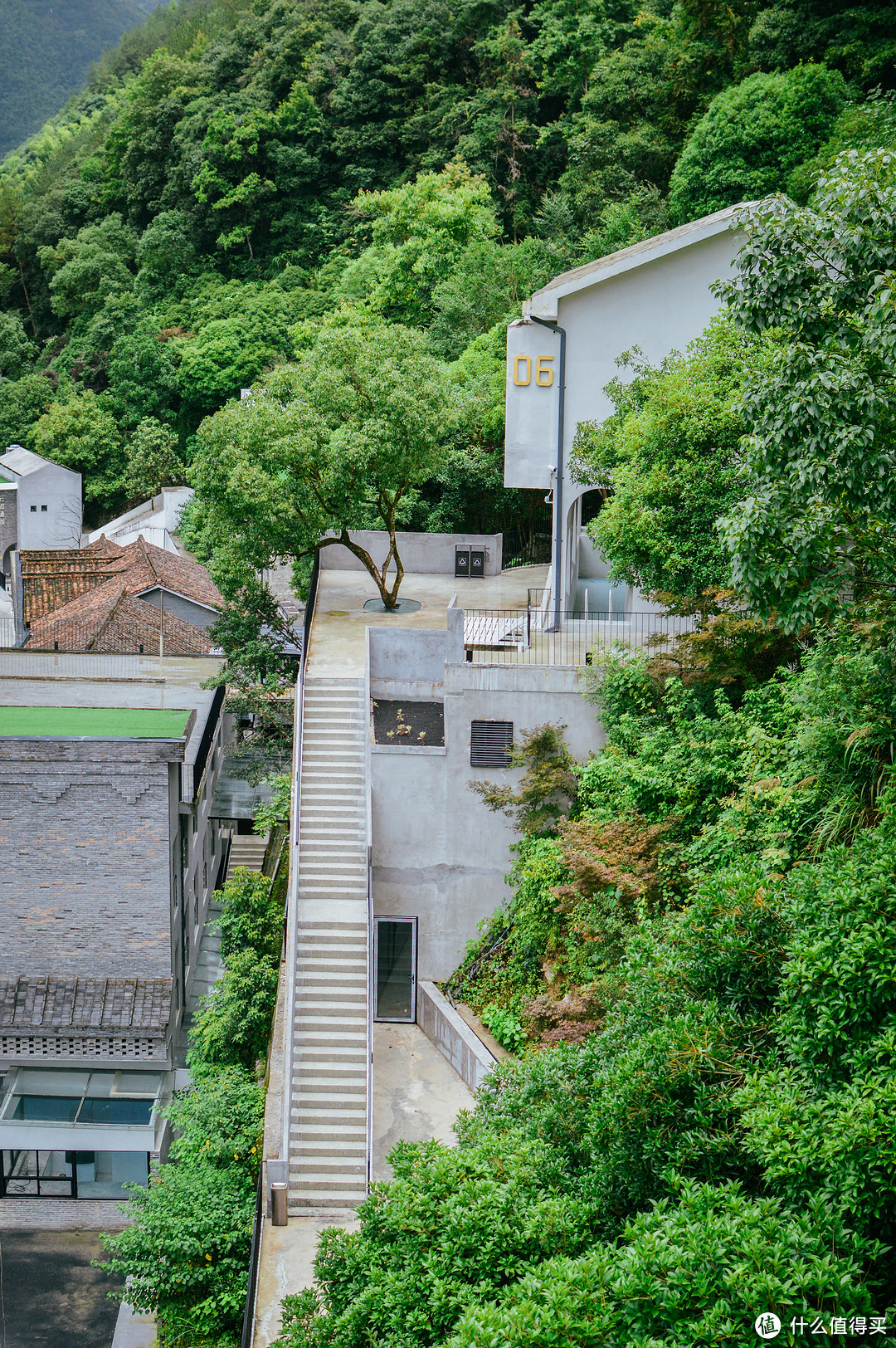 又挖到一个江浙沪宝藏旅行目的地！耗资15亿，建在悬崖上的“天空之城”，趁刚开业赶紧去打卡！