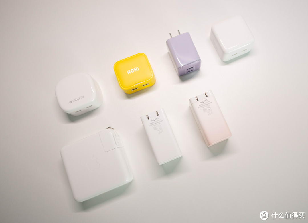 市面最优四款双口快速充电头横评,针对苹果iPhone双机用户,苹果 35w, 奥海AOHI 40w,ANKER 40,Mophie 45