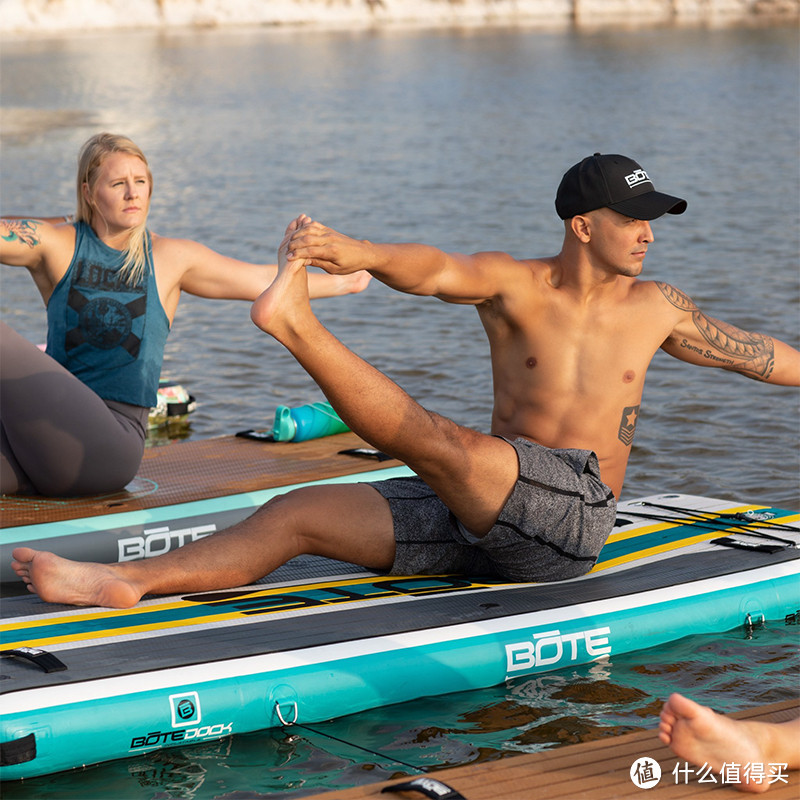 比“桨板露营”还有趣？国内外风靡的桨板瑜伽究竟是什么户外运动！！（内含装备推荐，瑜伽攻略）
