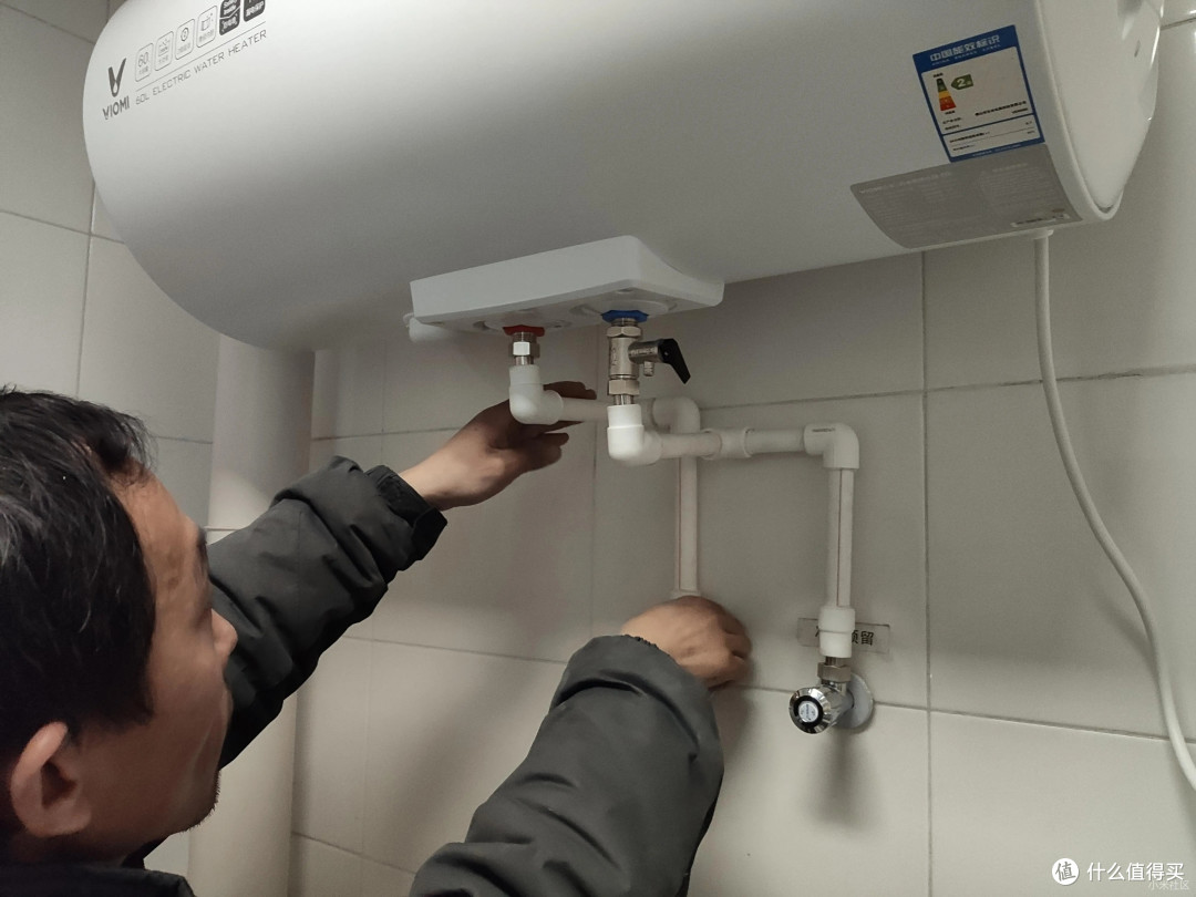 60L容量的热水器，一天消耗多少电？看到账单：不愧是“电老虎”