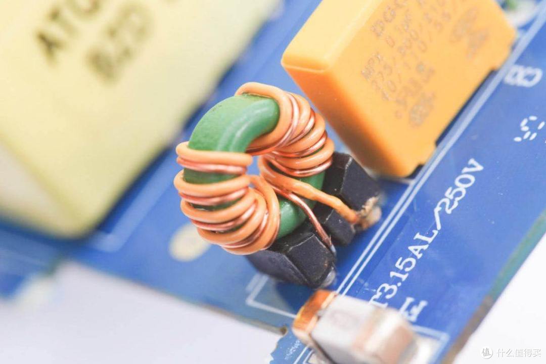 拆解报告:HKS华科生65W 2C1A氮化镓快充充电器