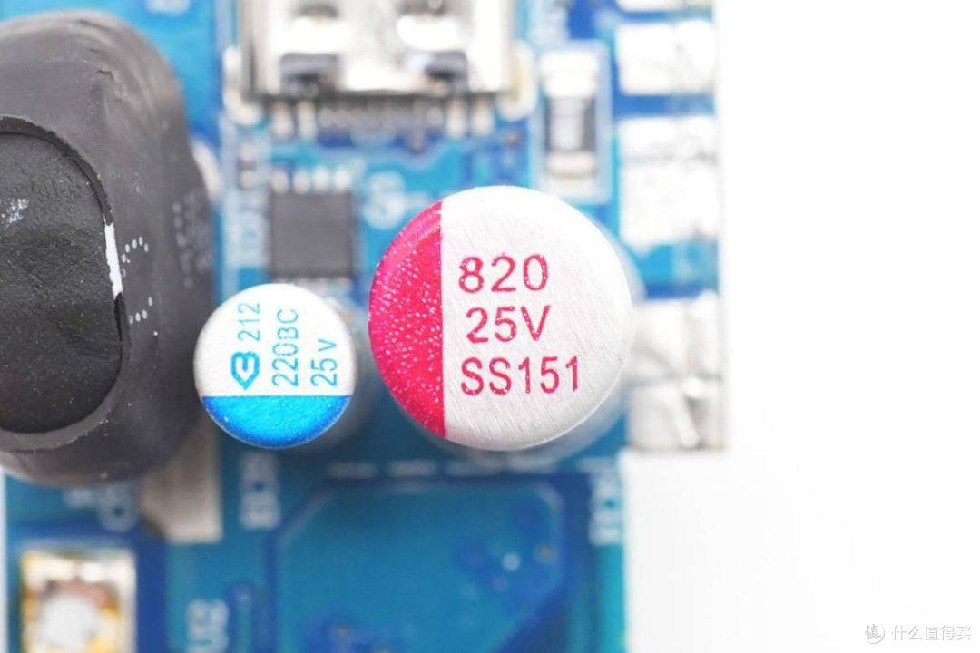 拆解报告:HKS华科生65W 2C1A氮化镓快充充电器
