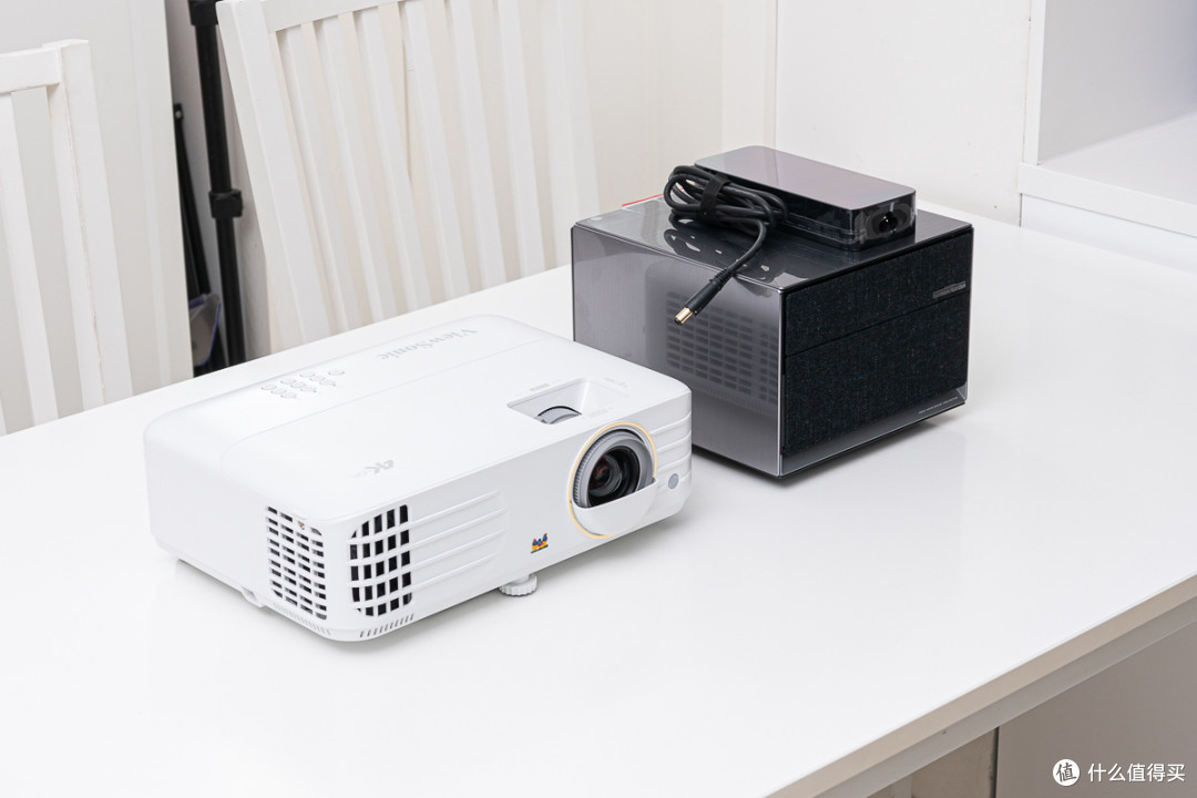 4K投影仪怎么选？灯泡还是LED，对比实测告诉你答案，优派K701-4k VS 极米 RS Pro2
