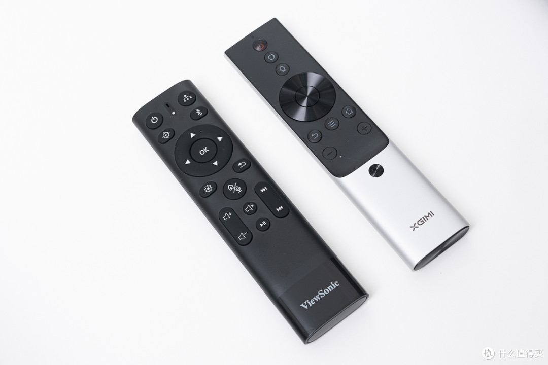 4K投影仪怎么选？灯泡还是LED，对比实测告诉你答案，优派K701-4k VS 极米 RS Pro2