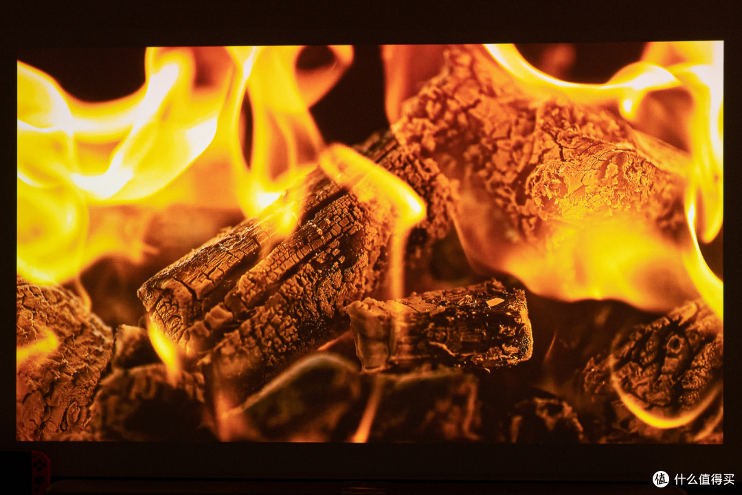 4K投影仪怎么选？灯泡还是LED，对比实测告诉你答案，优派K701-4k VS 极米 RS Pro2