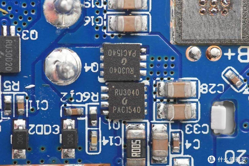 拆解报告：ROMOSS罗马仕10000mAh 30W快充移动电源