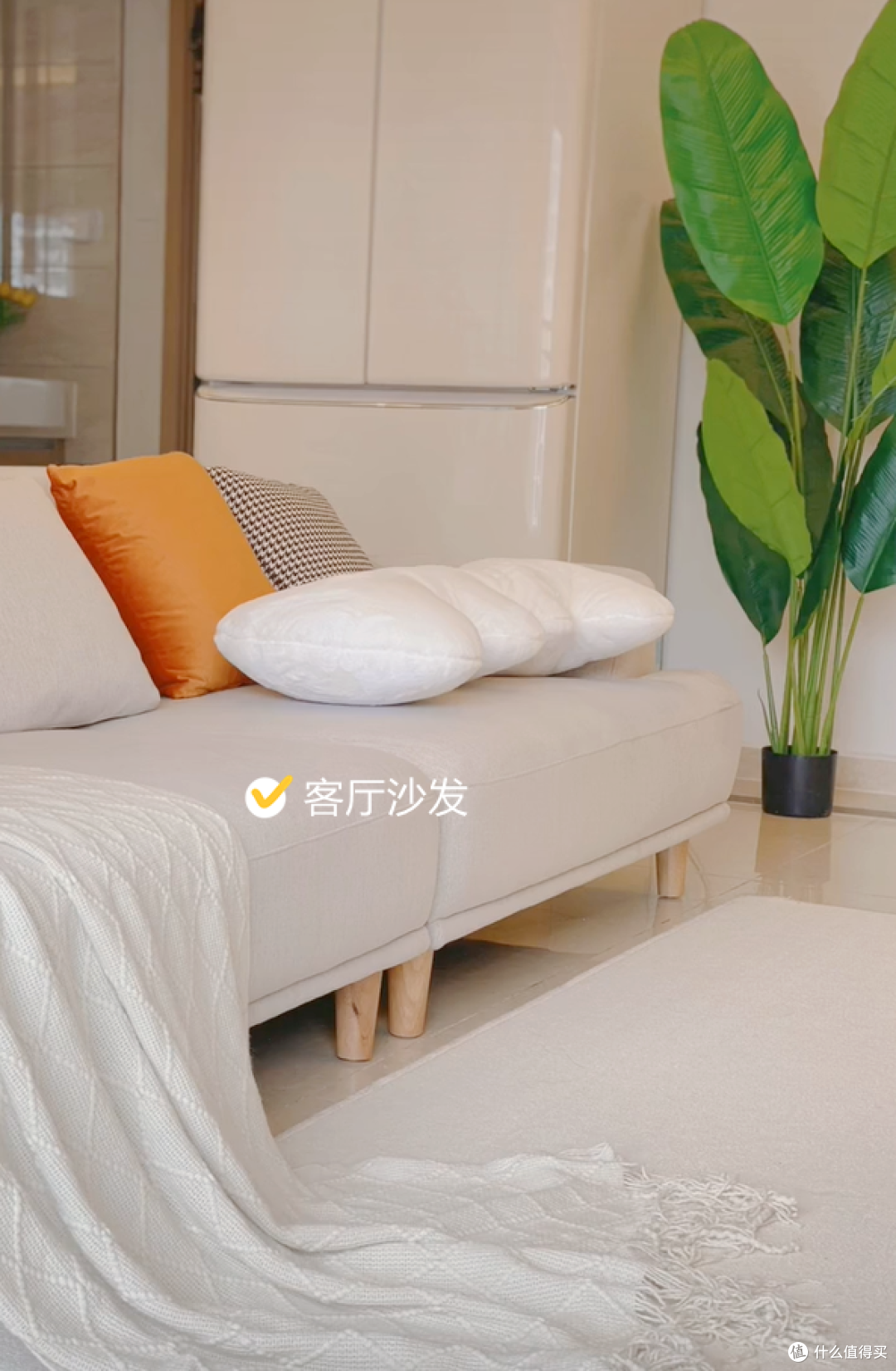 深圳小姐姐,花1.5万网购全屋家具,“家徒四壁”布置成精致的家