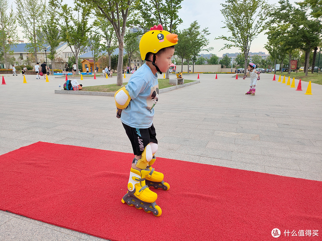 萌趣好物，释放天性，柒小佰小怪兽溜冰鞋让孩子开启新运动方式