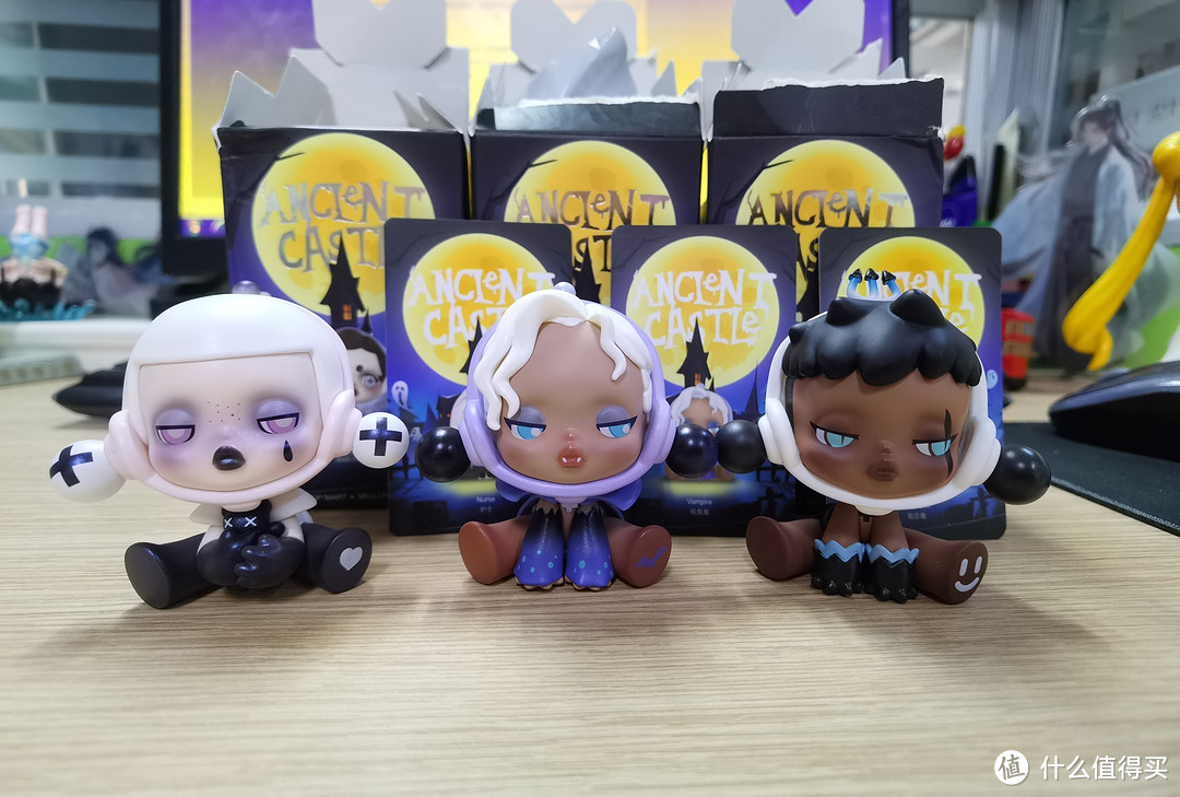 泡泡玛特sp密林古堡系列盲盒:护士,吸血鬼,假恶魔