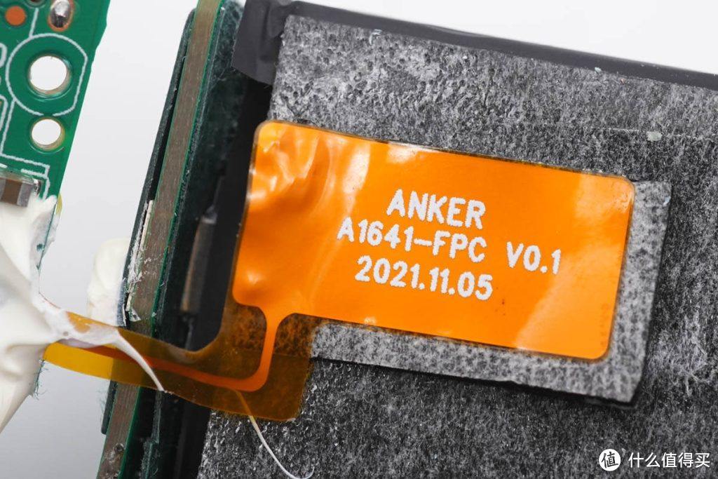 拆解报告：ANKER安克10000mAh磁吸无线充移动电源A1614