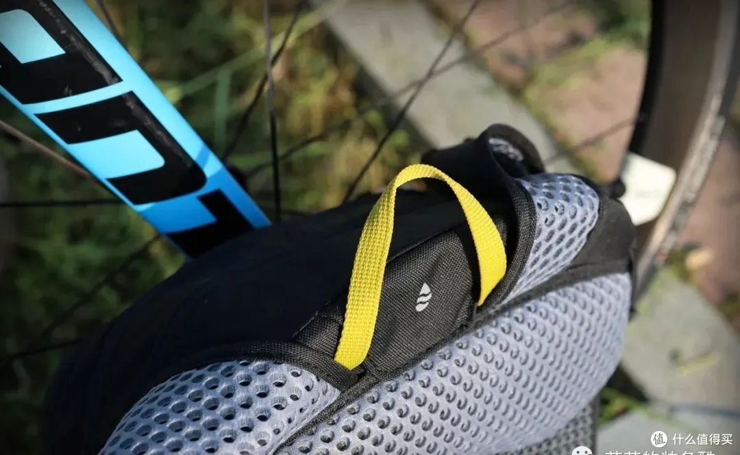 骑行+徒步+通勤=DEUTER RACE EXP AIR骑行背包。