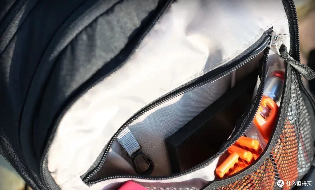 骑行+徒步+通勤=DEUTER RACE EXP AIR骑行背包。