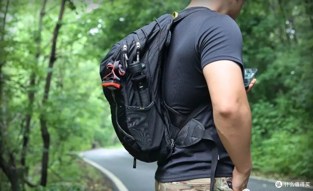骑行+徒步+通勤=DEUTER RACE EXP AIR骑行背包。