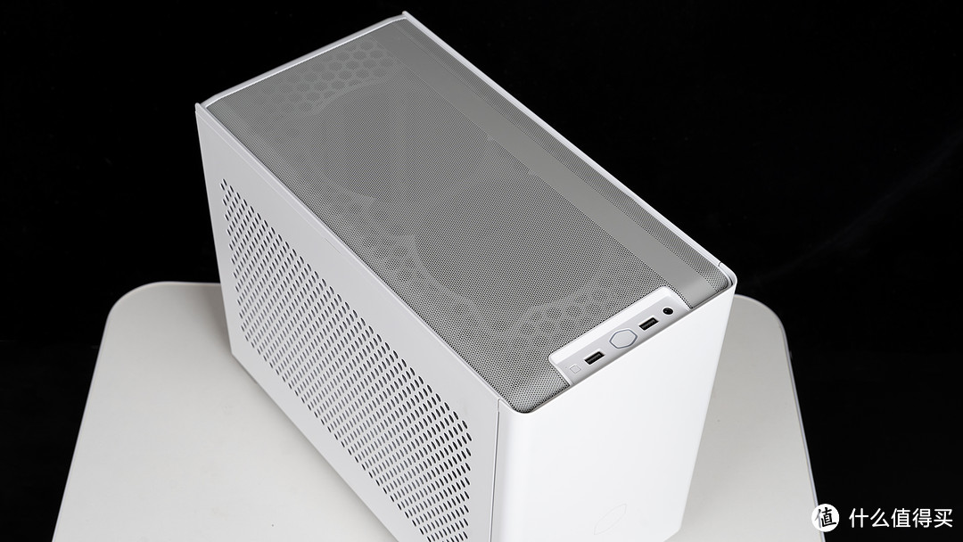 酷冷至尊终于推出SFX白色电源，用NR200P打造了一台ITX白色系全家桶主机