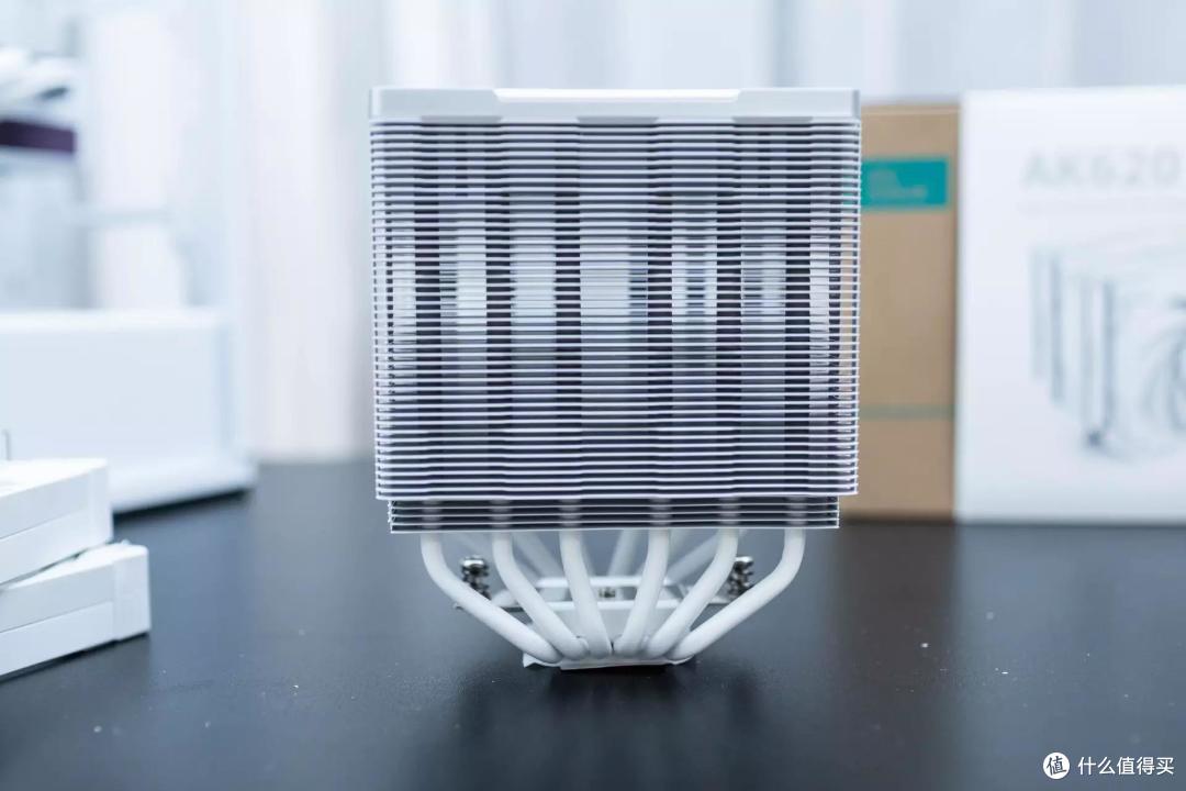 空间合理，设计别致、乔思伯VR4机箱 装机评测