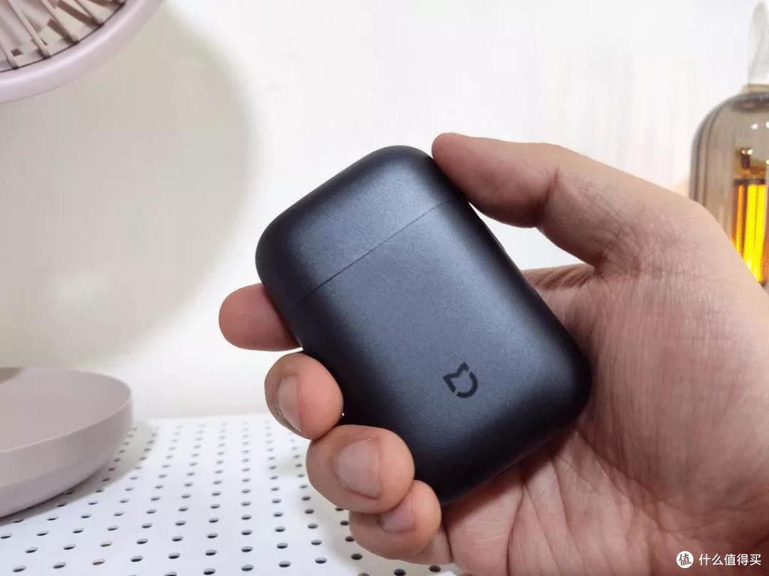 精巧金属机身、强劲性能：米家S600电动剃须刀体验