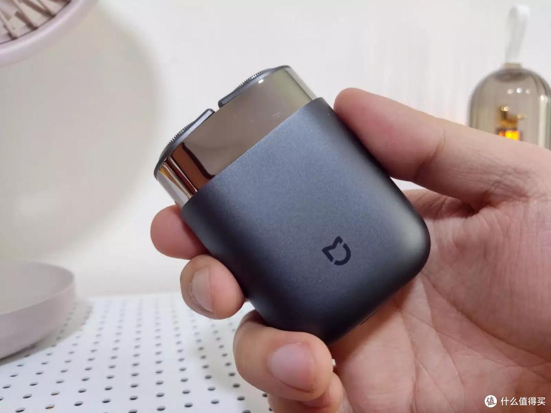 精巧金属机身、强劲性能：米家S600电动剃须刀体验