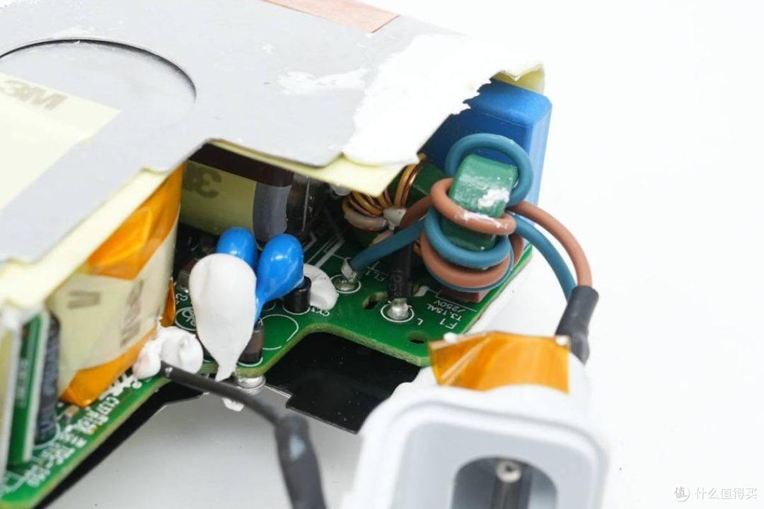 拆解报告：Apple苹果60W MagSafe充电器A1344