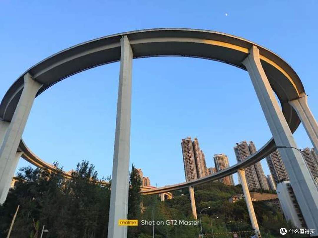 realme真我GT2大师探索版测评:2倍超清变焦,新增夜景直出