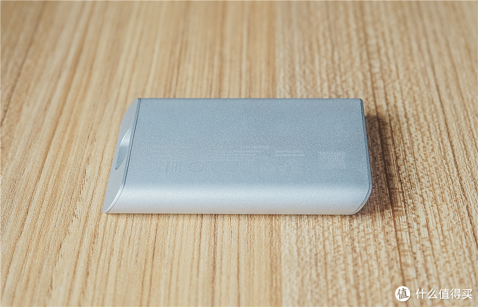 雷孜LaCie移动固态硬盘LaCie Portable SSD 500G入手分享