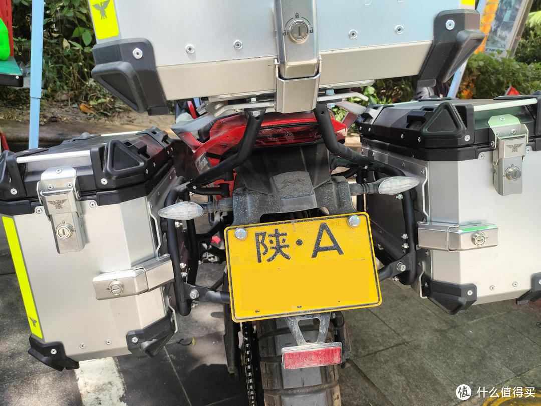 摩托莫里尼X-CAPE 650,该不该装三箱?