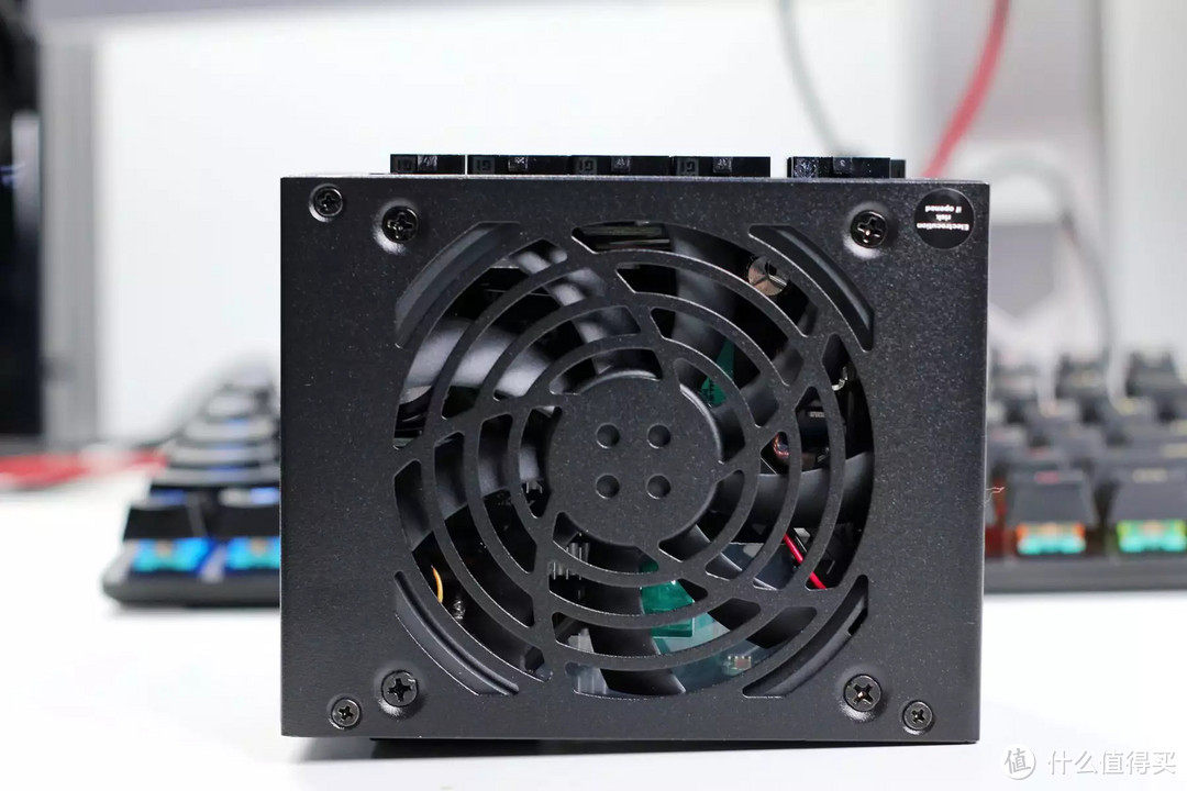 500元价位最兼顾帅气与实用的MATX直立机箱? 银欣ALTA G1M 装机实测