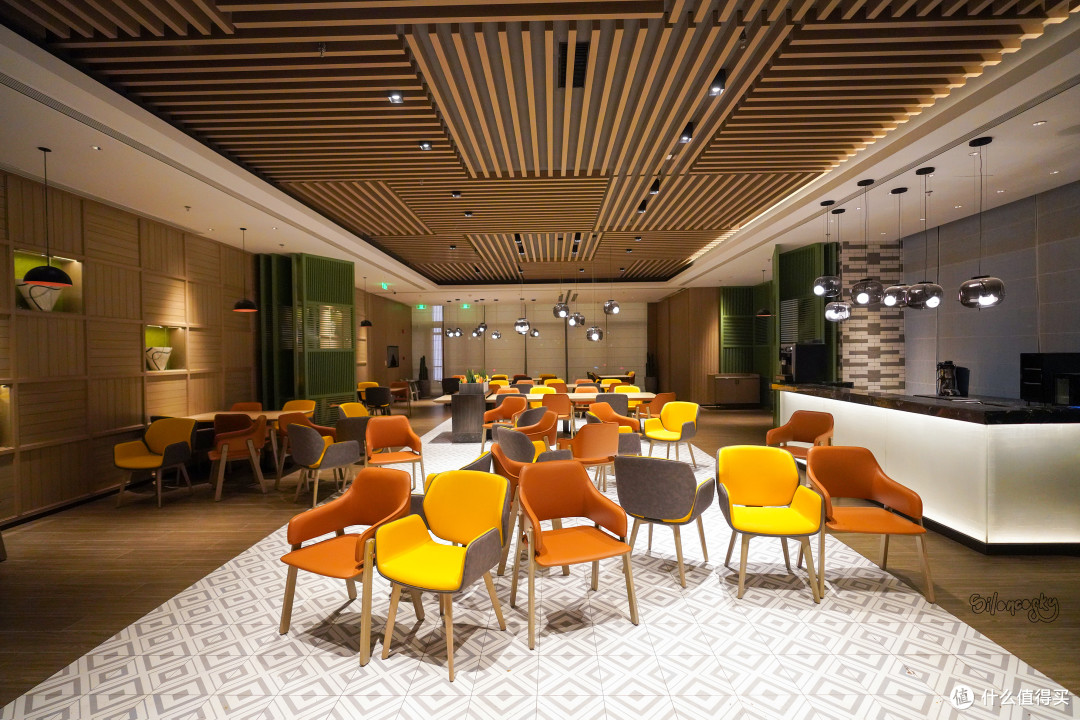 现在新酒店都这么卷了吗?比很多皇冠假日更给力的青岛金水套房假日酒店入住体验