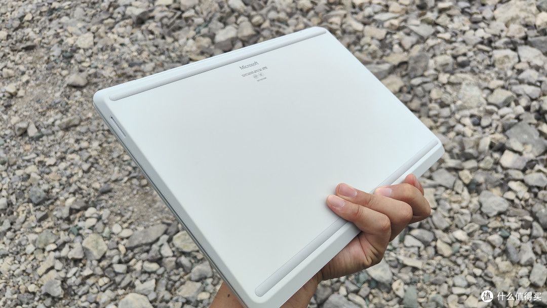 万元级做工？22年了，不到3000元的surfacelaptop go值不值得买