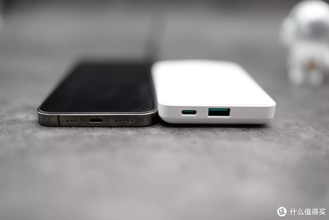 如何给iPhone 13选一台轻薄好用、颜值在线的磁吸充电宝?