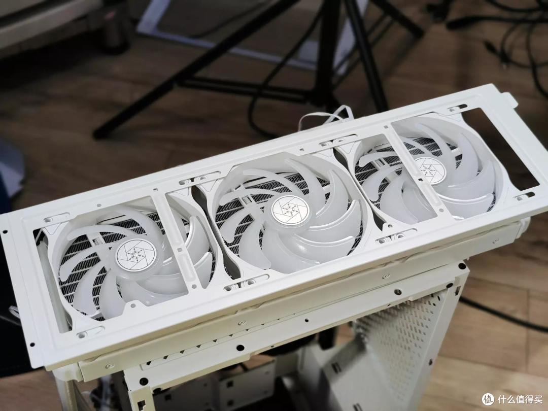 大就是好？风道才关键？银欣ALTA G1M机箱上360一体水冷 VS 百元风冷