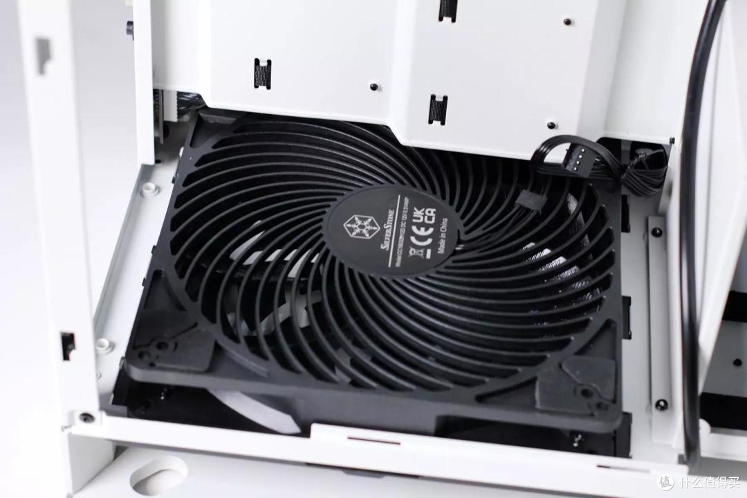 大就是好？风道才关键？银欣ALTA G1M机箱上360一体水冷 VS 百元风冷