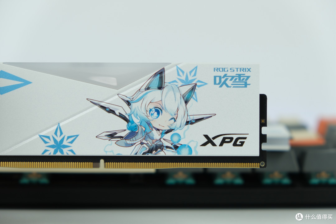 颜值与性能并存:XPG 龙耀 DDR5 吹雪联名内存 上手体验
