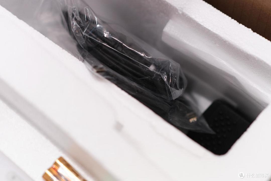雕塑家移动智慧屏：这就是现实版的哆啦A梦任意门？