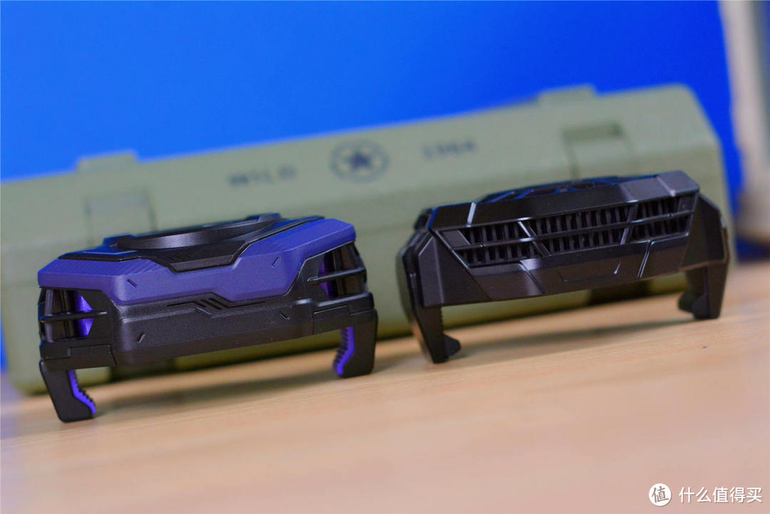 黑鲨推出第三代专业版散热器20瓦功率45秒达到冰点还能当手机支架