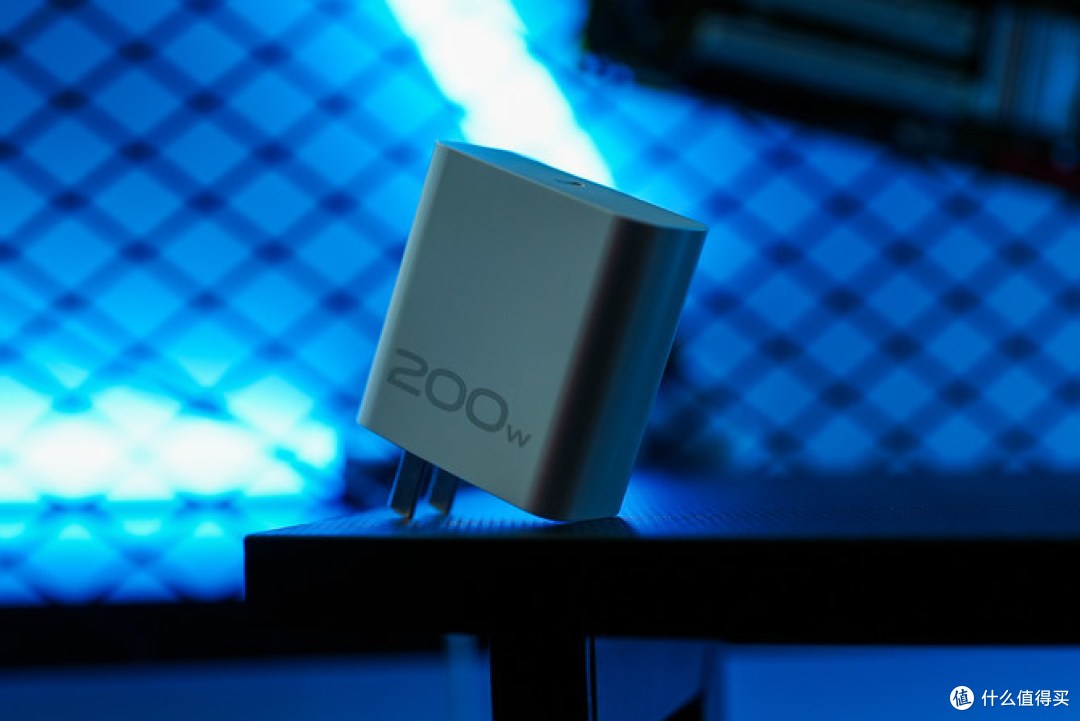 iQOO 10 Pro评测:200W/10分钟 刷牙洗脸的时间又变短了