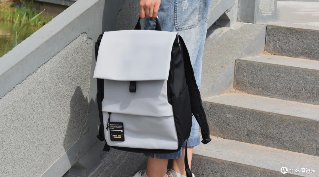 地平线8号MOMENT双肩包体验：一款时尚与收纳兼顾的好产品