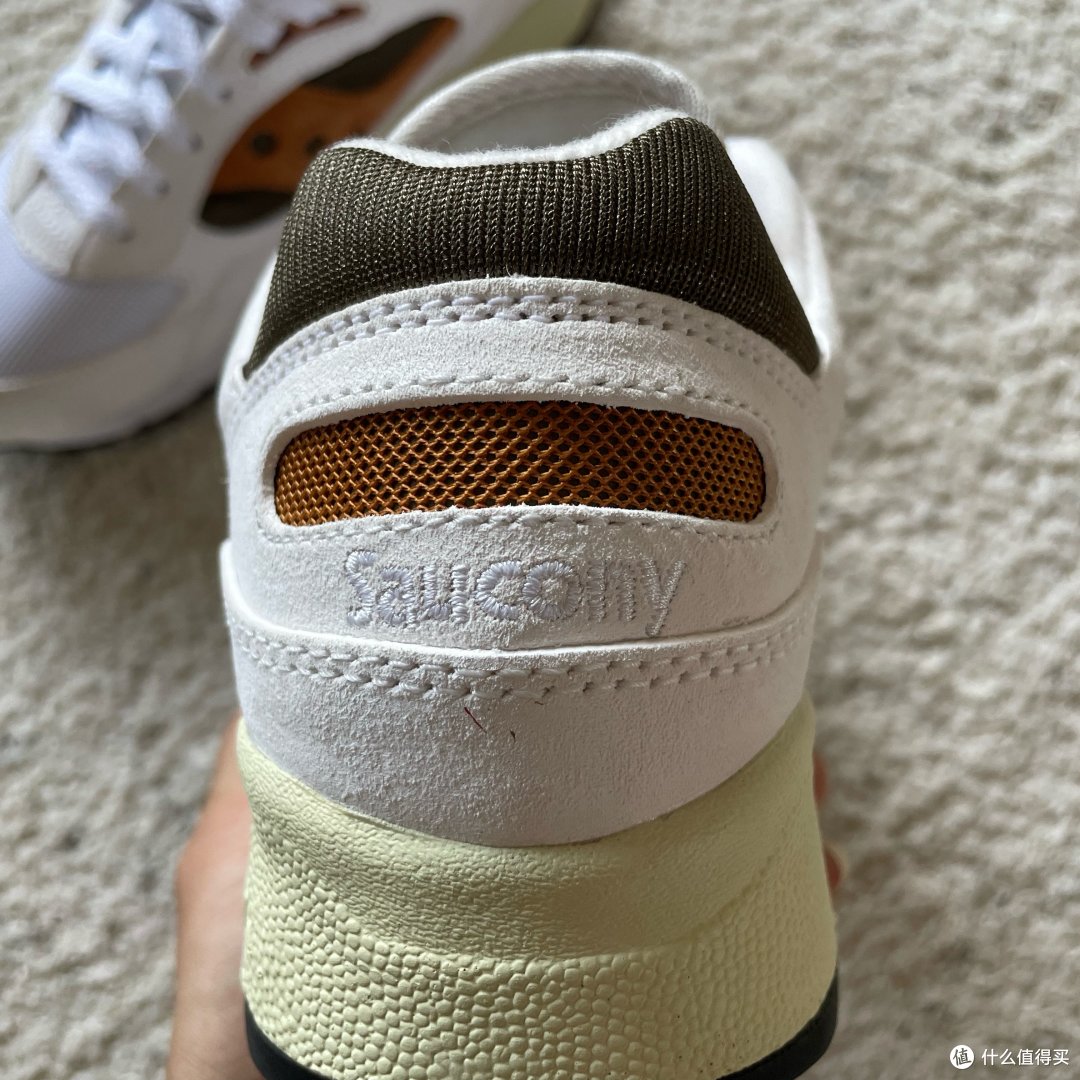 Saucony与Yeezy Foam Runner